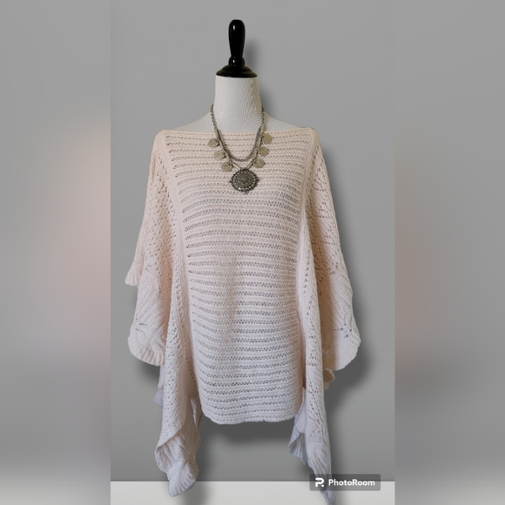 Free People Snow Nymph Pink Pointelle Crochet Ruffle Poncho Kimono M